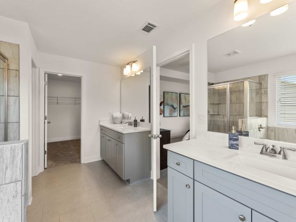 LaRuche-McKinleyHomes-Obies-6720CedarGlen16-1-scaled